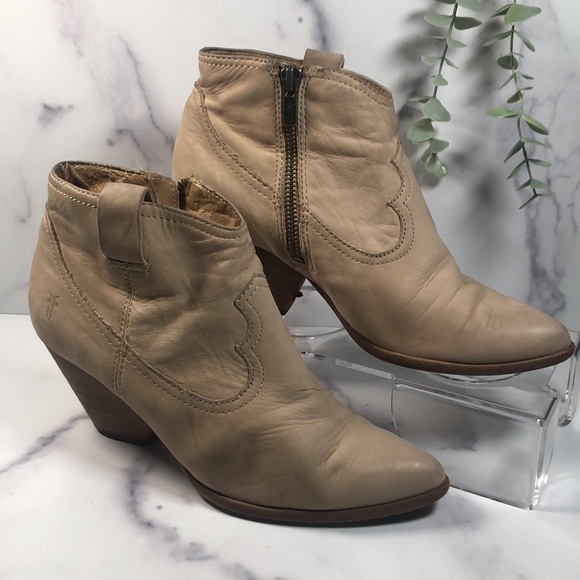 FRYE REINA Western Ankle Side Zip Bootie Neutral Leather, Size 7.5M - Picture 1 of 14